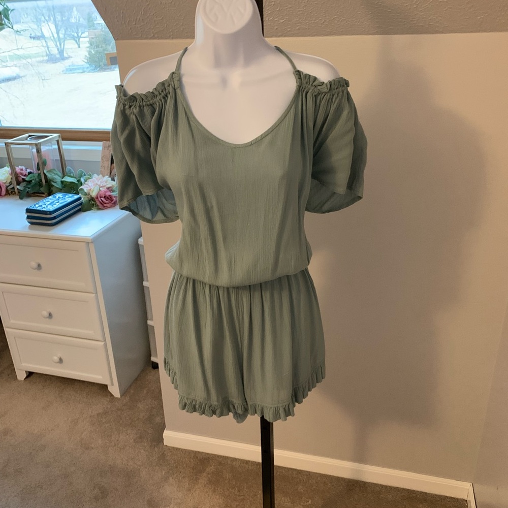 Charlotte Russe Cold Shoulder Ruffle Romper - Picture 12 of 15
